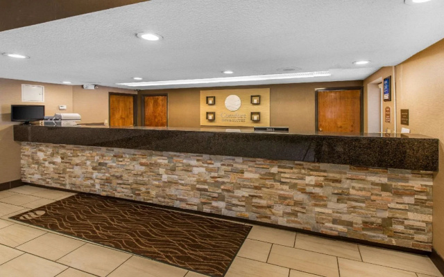 photo 2 of Budget Inn - Denver East