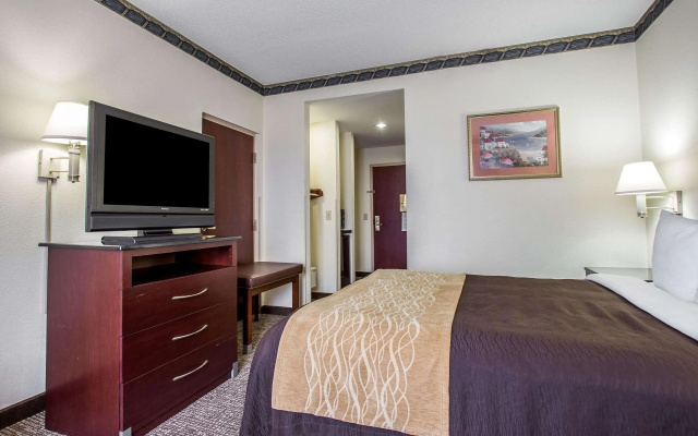photo 4 of Comfort Inn & Suites Ft. Jackson Maingate