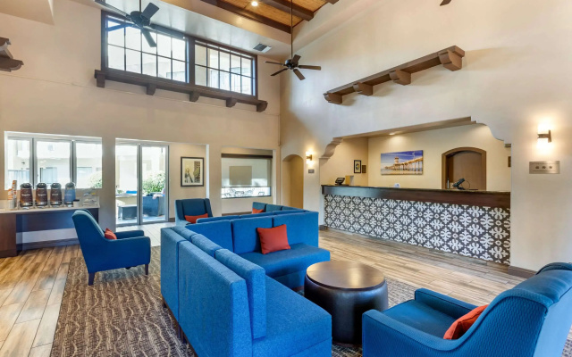 photo 2 of Comfort Inn & Suites Orange County John Wayne Airport