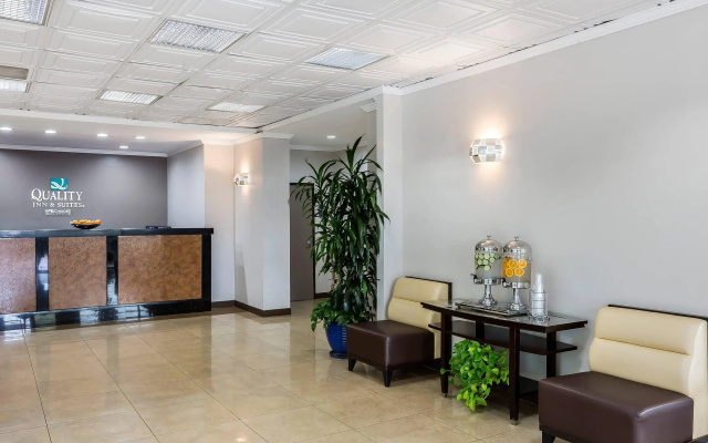 photo 2 of Quality Inn & Suites Los Angeles Airport - Stadium District