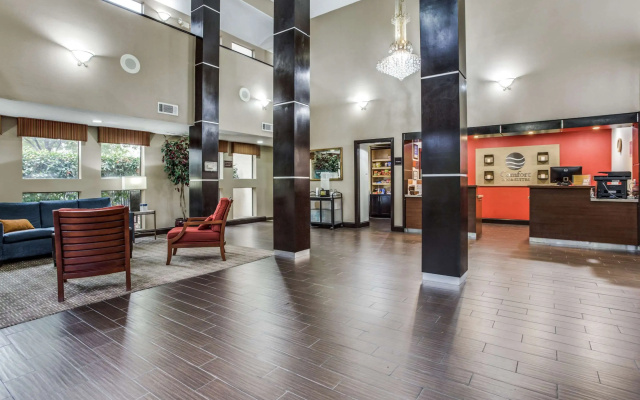 photo 2 of Comfort Inn & Suites Love Field - Dallas Market Center