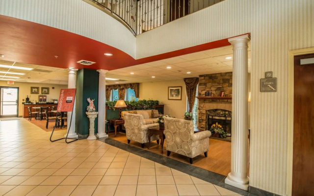 photo 2 of Comfort Inn & Suites Morganton South
