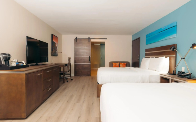 photo 3 of The Cove Hotel, Long Beach