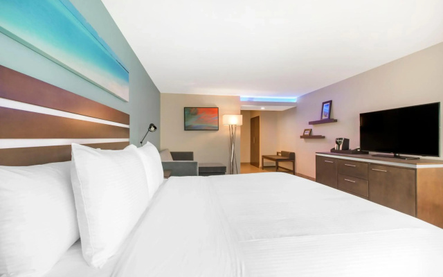 photo 4 of The Cove Hotel, Long Beach