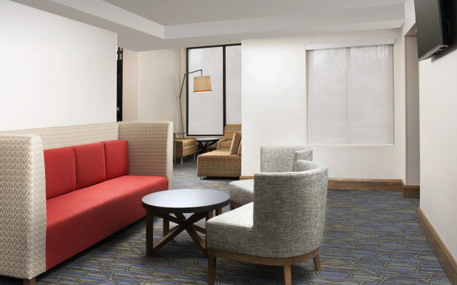 photo 2 of Holiday Inn Express & Suites College Park-University Area by IHG