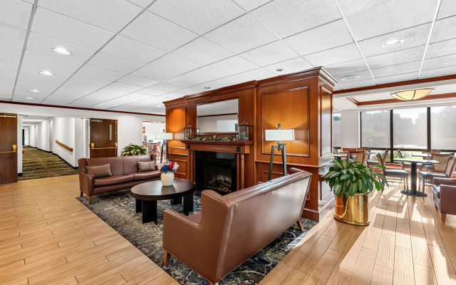 photo 2 of Comfort Inn & Suites Newark - Wilmington