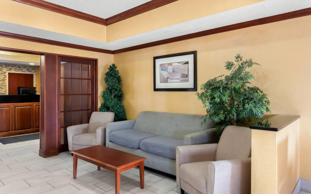 photo 2 of Quality Inn & Suites Niles