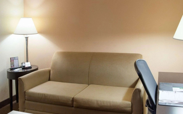 photo 5 of Quality Inn & Suites Niles