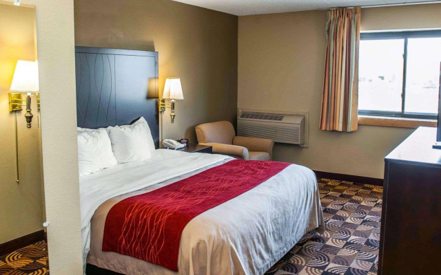 photo 4 of Comfort Inn & Suites Indianapolis Northwest - College Park