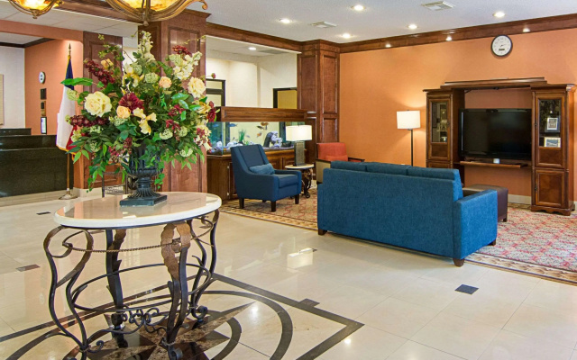 photo 2 of Comfort Inn & Suites Houston Key-Katy