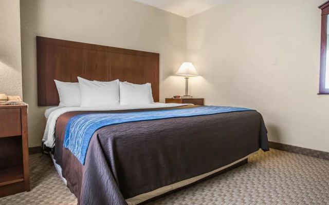 photo 4 of Quality Inn & Suites Dixon near I-88