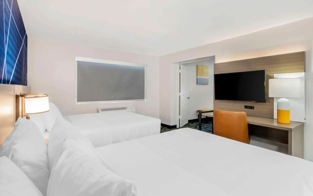 photo 3 of Comfort Inn Kansas City Midtown