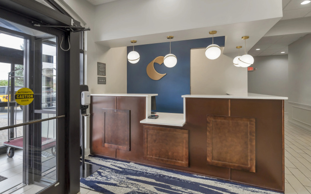 photo 2 of Comfort Inn & Suites Mundelein-Vernon Hills