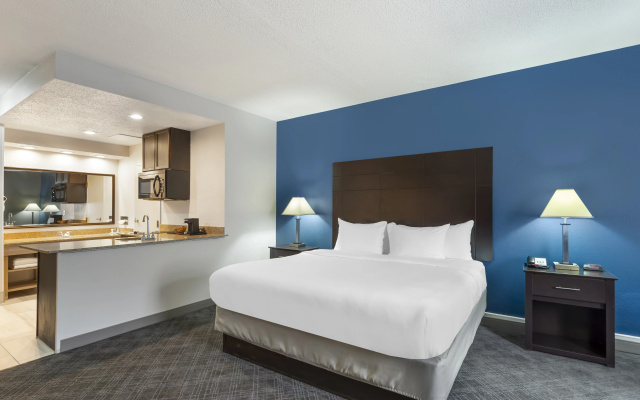 photo 3 of Comfort Inn & Suites Mundelein-Vernon Hills