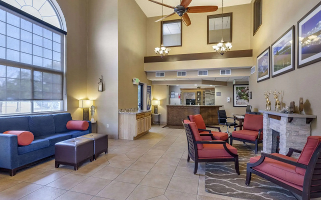photo 2 of Comfort Inn Denver West Arvada Station