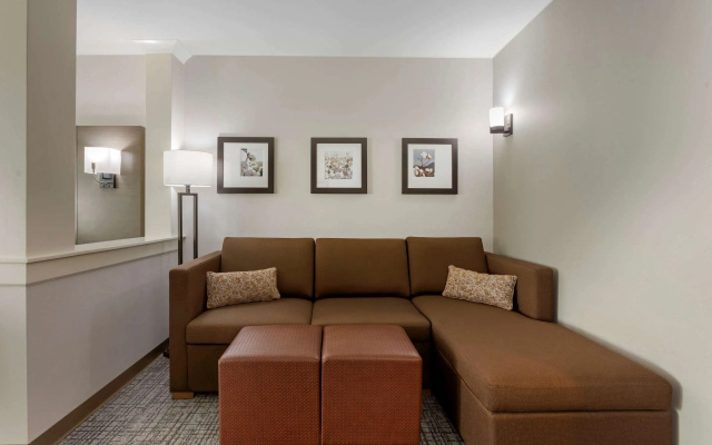 photo 5 of Comfort Inn Jonesboro Central