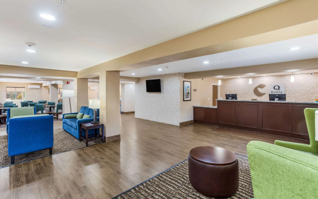 photo 2 of Comfort Inn Charleston South