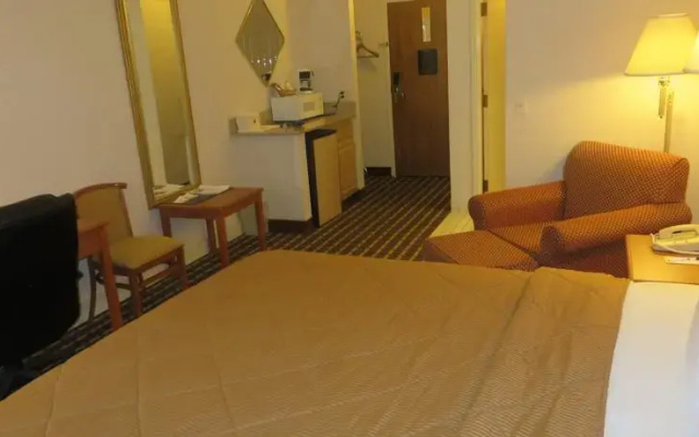 photo 3 of Comfort Inn Highway