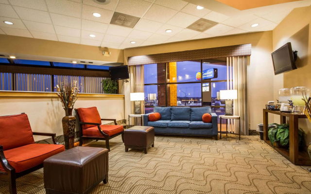 photo 2 of Comfort Inn & Suites Madison - Airport