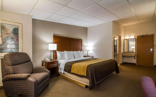 photo 4 of Comfort Inn & Suites Madison - Airport