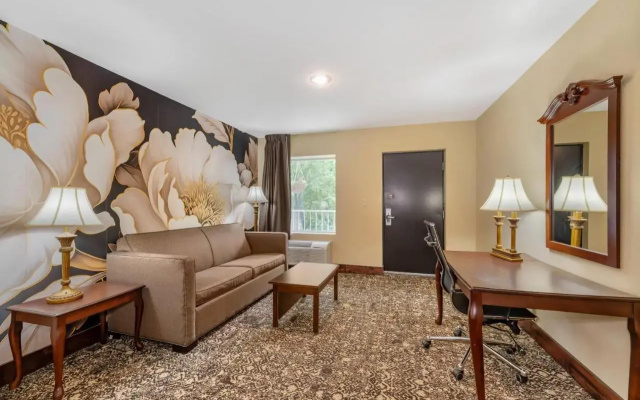 photo 5 of Comfort Inn Eureka Springs