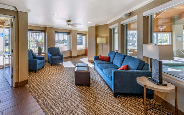 photo 3 of Comfort Inn Fontana