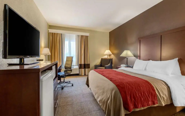 photo 3 of Comfort Inn Warren