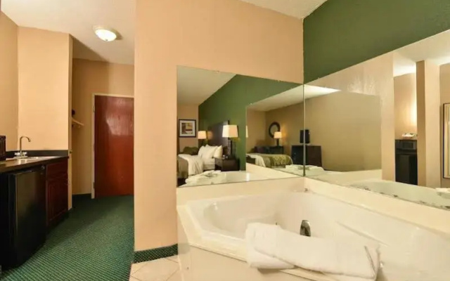 photo 4 of Comfort Inn Arnold