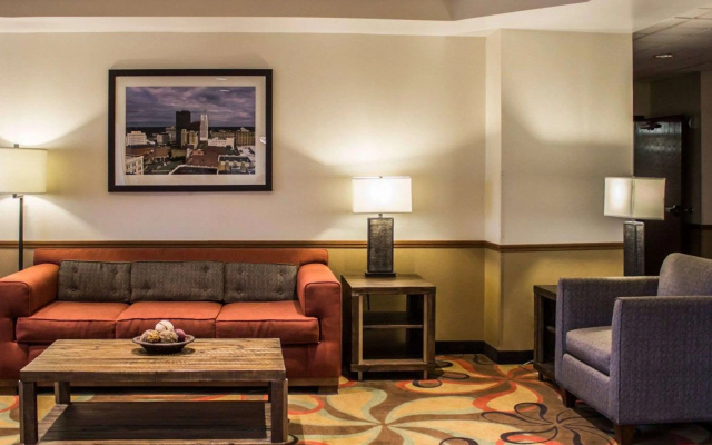 photo 3 of Quality Inn Akron South
