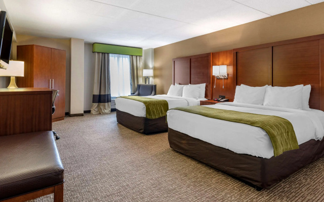 photo 4 of Comfort Inn Manchester Airport