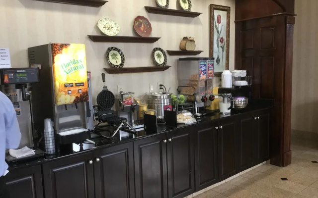 photo 5 of Comfort Inn Airport