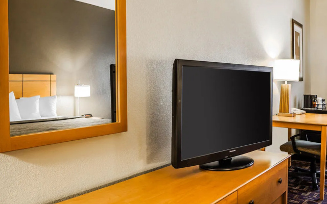 photo 3 of Comfort Inn Airport