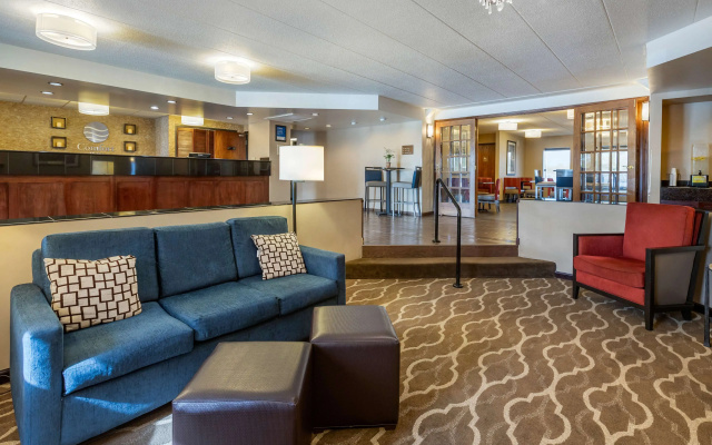 photo 2 of Comfort Inn Grand Rapids Airport