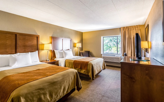 photo 4 of Comfort Inn Grand Rapids Airport