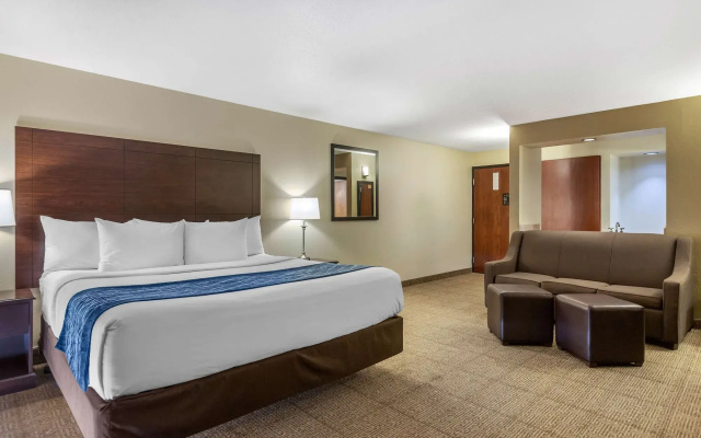 photo 5 of Comfort Inn Grand Rapids Airport