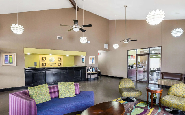 photo 2 of Super 8 by Wyndham Alexandria LA