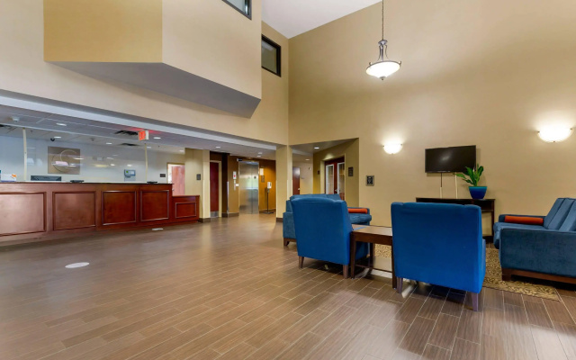 photo 2 of Comfort Inn & Suites Cambridge