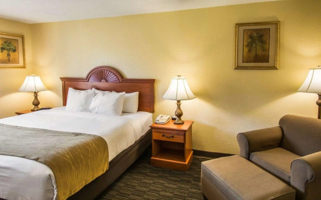 photo 4 of Comfort Inn & Suites Jupiter I-95