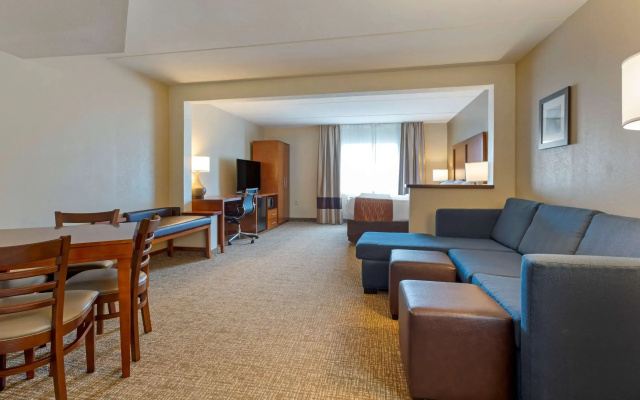 photo 3 of Comfort Inn & Suites Wilkes Barre - Arena