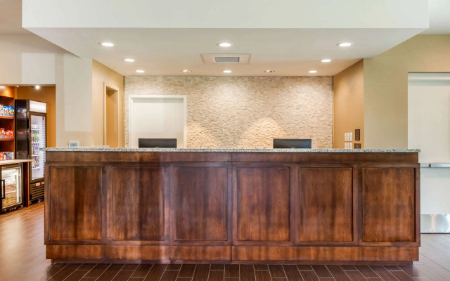 photo 2 of Comfort Inn & Suites
