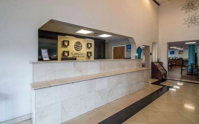 photo 2 of Comfort Inn & Suites Fort Lauderdale West Turnpike
