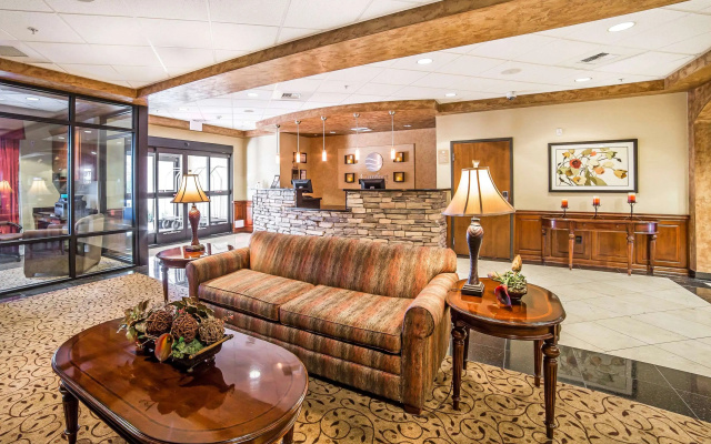 photo 3 of Comfort Inn & Suites Henderson - Las Vegas