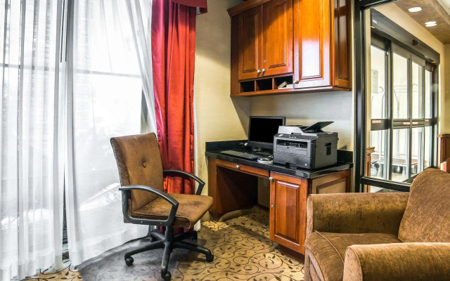 photo 5 of Comfort Inn & Suites Henderson - Las Vegas