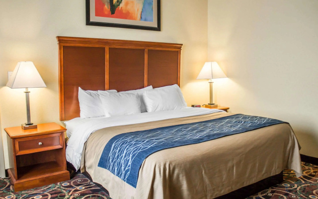 photo 3 of Comfort Inn And Suites Kent