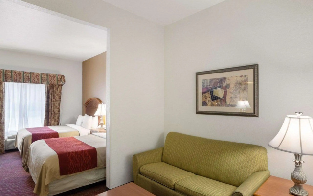 photo 3 of Comfort Inn & Suites Near Medical Center