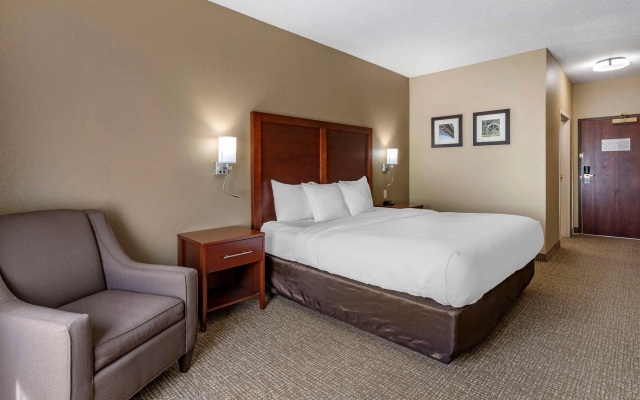 photo 4 of Comfort Inn & Suites St. Louis - O'Fallon
