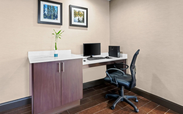 photo 4 of Comfort Inn & Suites Oxford South