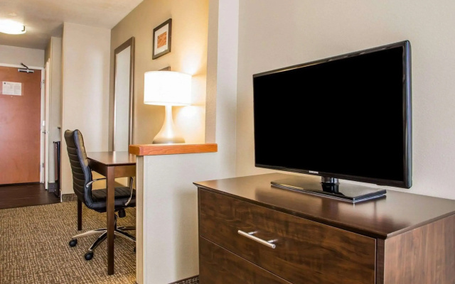 photo 5 of Comfort Inn & Suites Waterloo - Cedar Falls