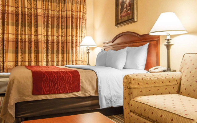 photo 4 of Comfort Inn & Suites Wilton