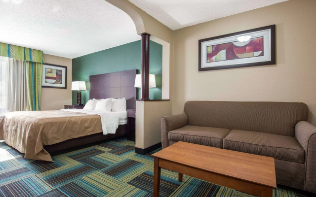 photo 3 of Quality Inn and Suites Arnold - St Louis